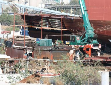 Υπέρ της απόδοσης των πρώην διαλυτηρίων πλοίων στον Δήμο ο αντιπεριφερειάρχης Δ. Αττικής